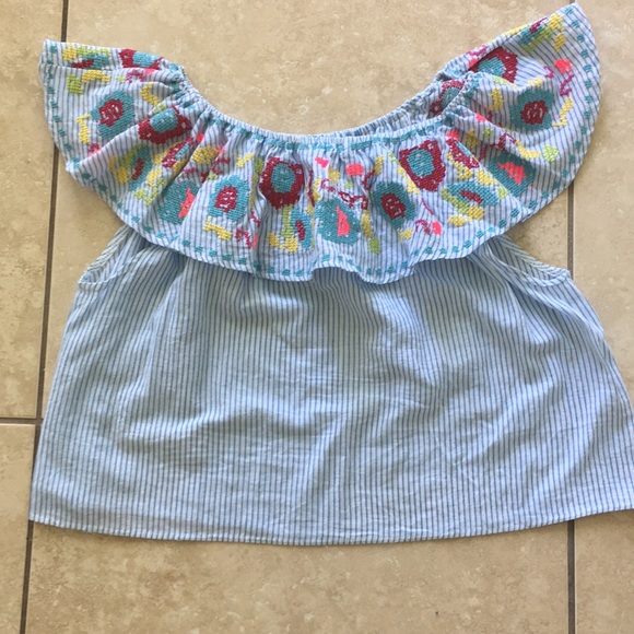 Embroidered set - Picture 2 of 3